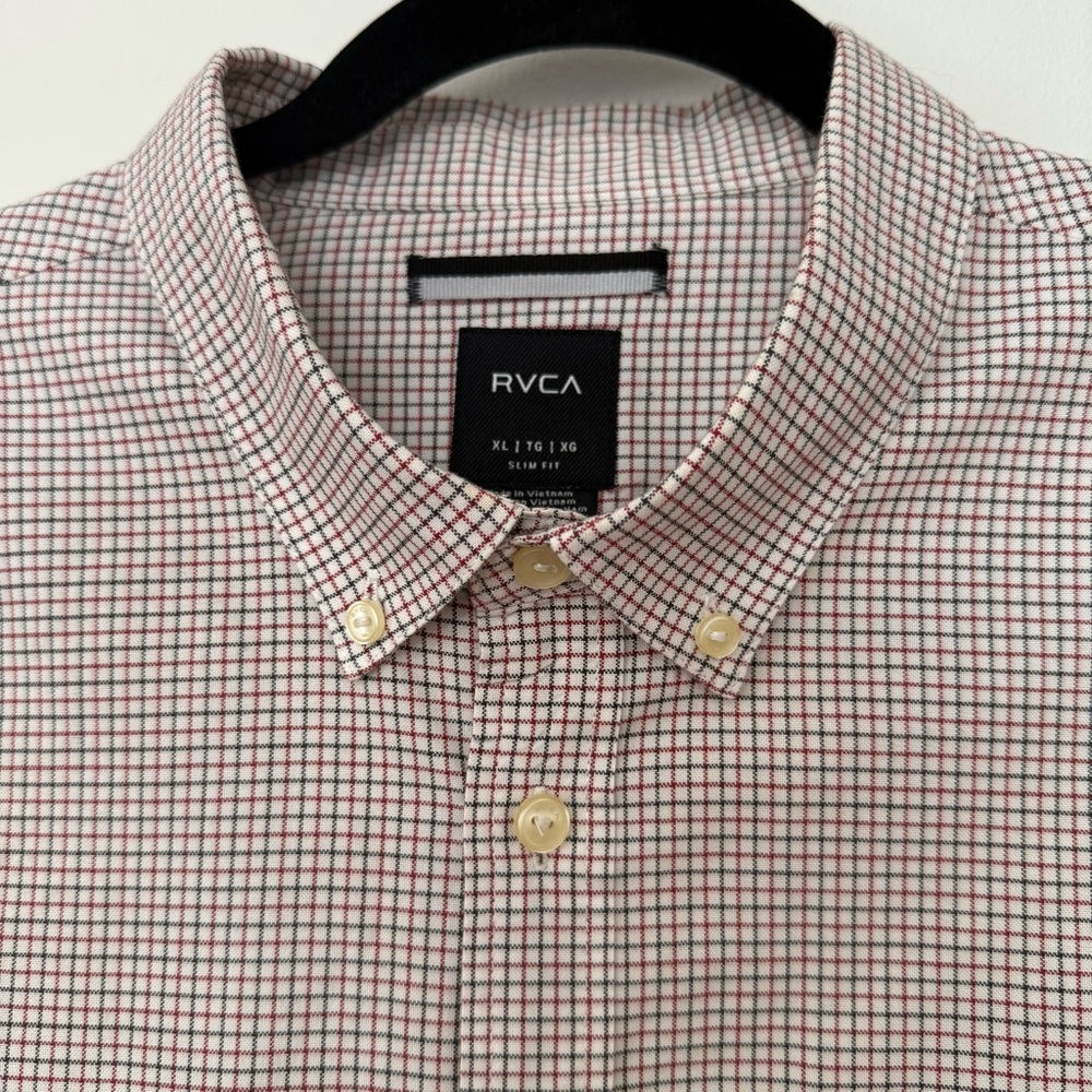 RVCA Men’s XL Slim Fit Long Sleeve Button Down Shirt Gray Red Micro Check Pocket